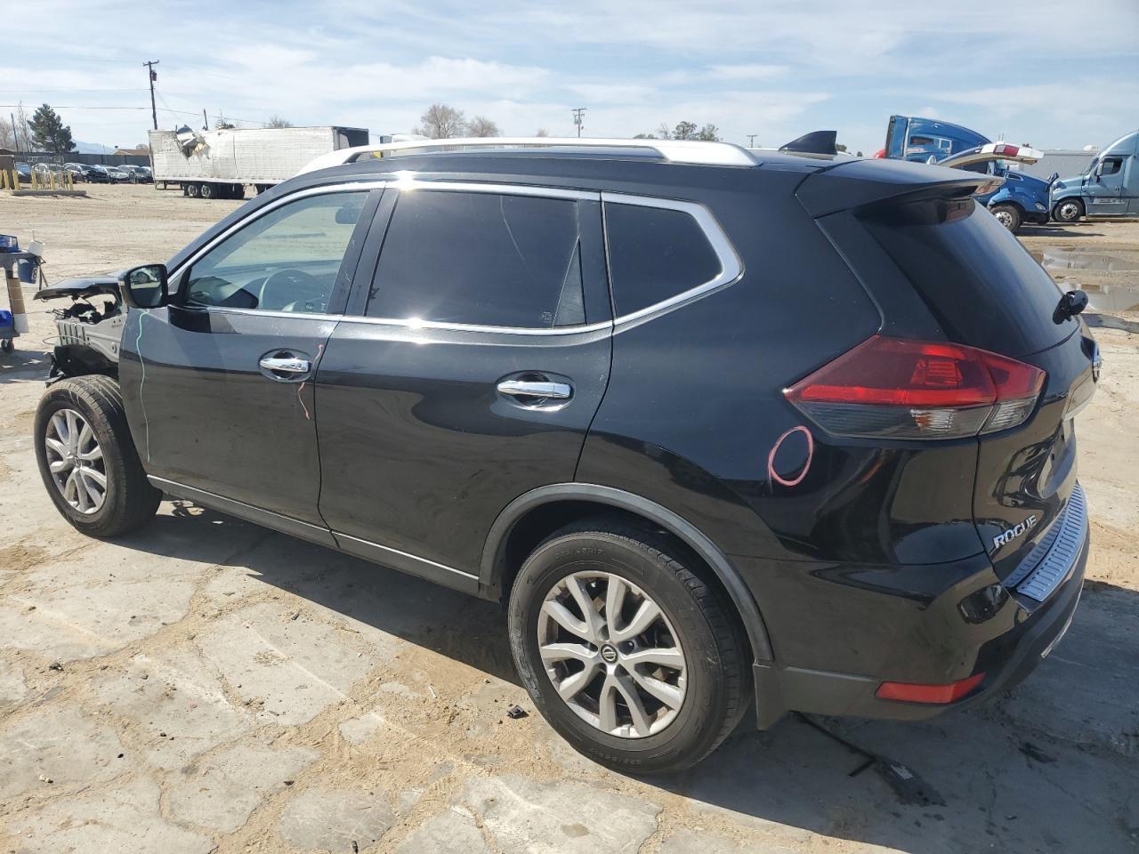 2018 Nissan Rogue - Image 2