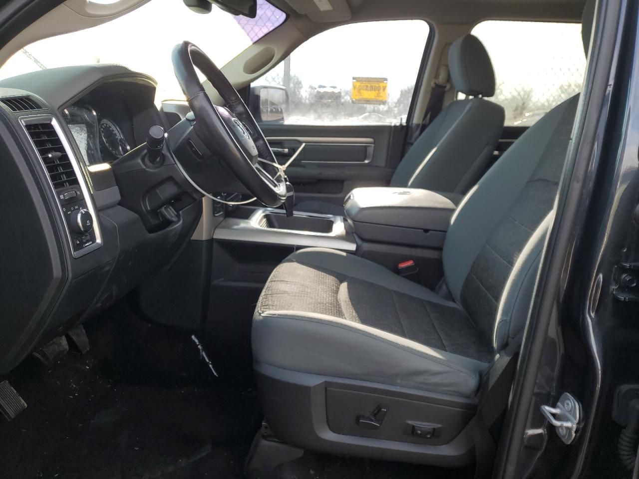 2016 RAM 1500 - Image 7