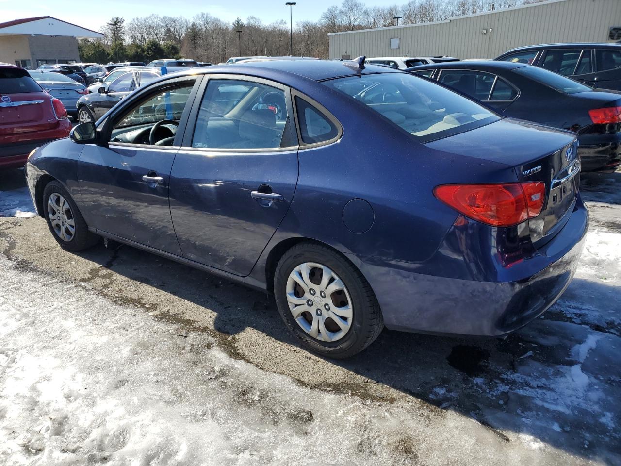 2010 Hyundai Elantra - Image 2
