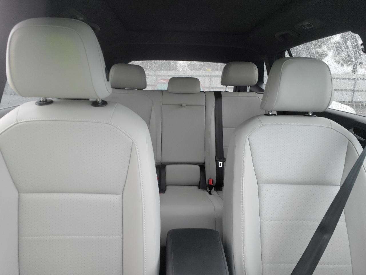 2019 Volkswagen Tiguan - Image 10