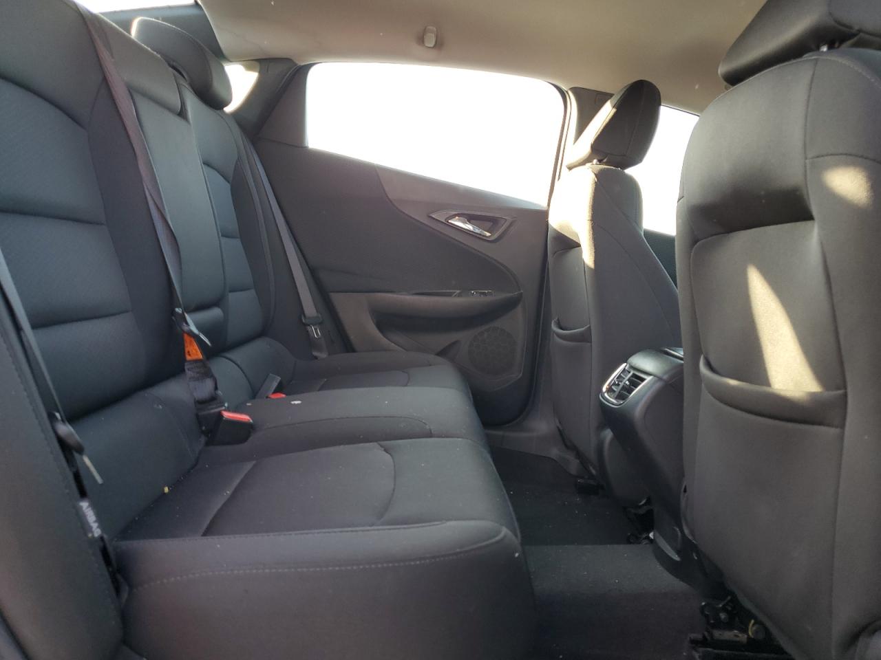 2018 Chevrolet Malibu - Image 11