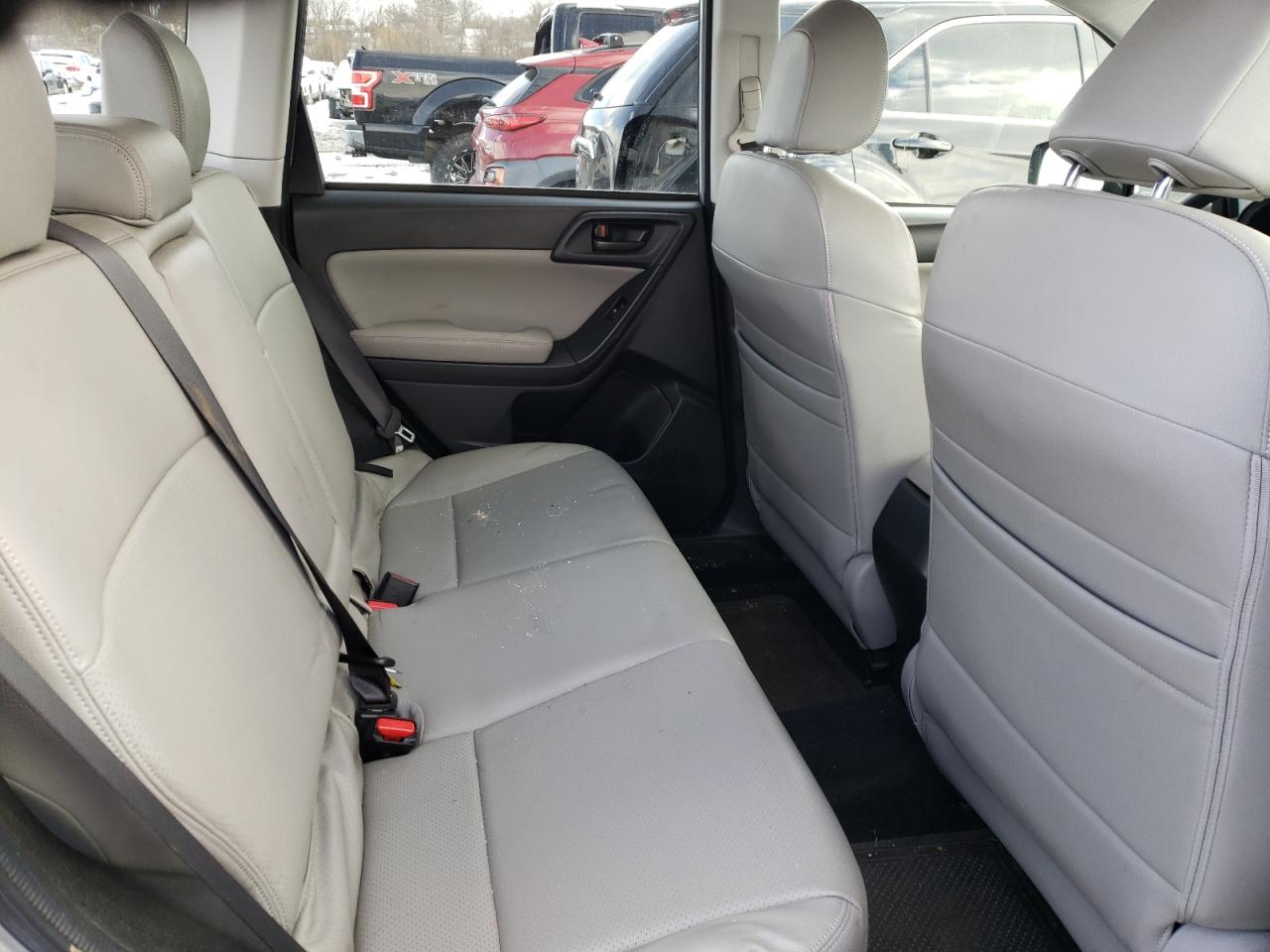 2016 Subaru Forester - Image 10