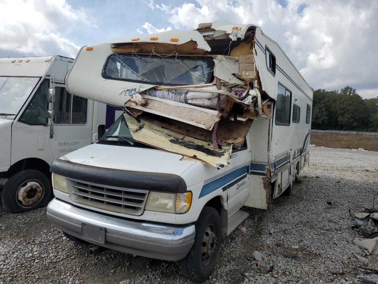 1995 Ford Econoline E350 Cutaway Van VIN: 1FDKE30G5SHB83713 Lot: 43788425
