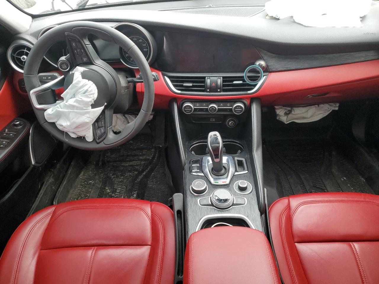 2020 Alfa Romeo Giulia - Image 8