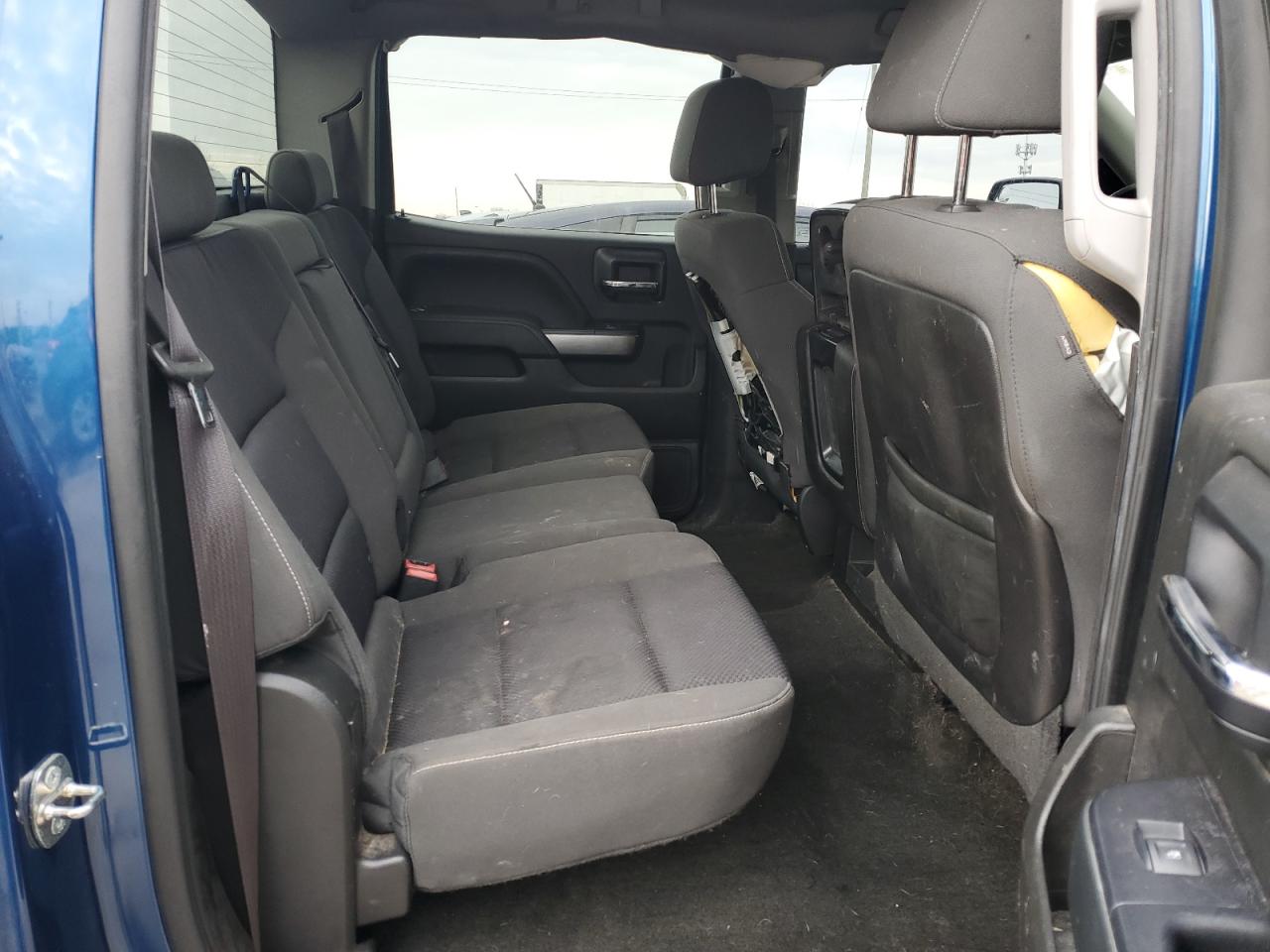 2015 Chevrolet Silverado - Image 11