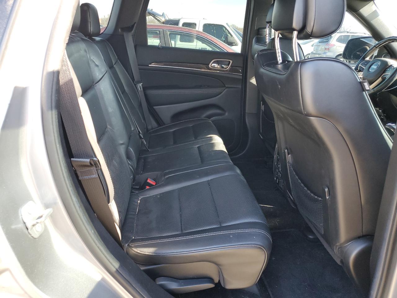 2014 Jeep Grand Cherokee - Image 11