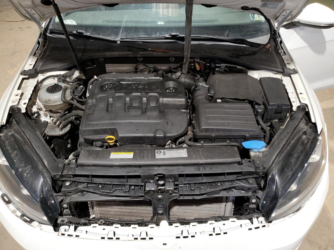 2015 Volkswagen Golf - Image 12