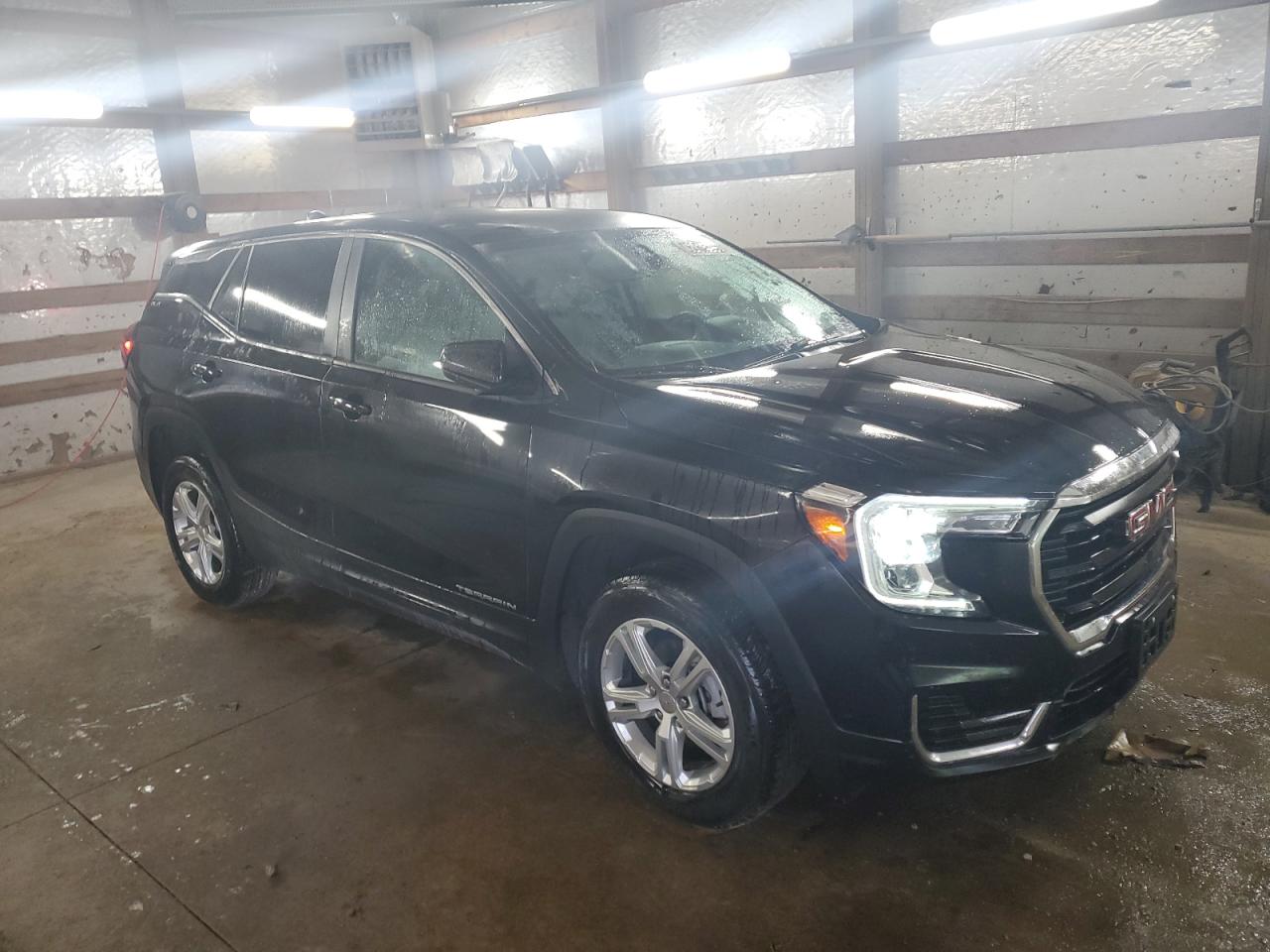2022 GMC Terrain - Image 4
