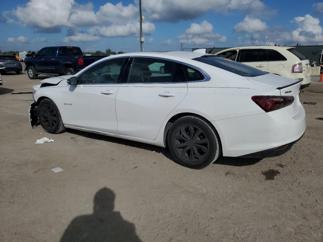 2020 Chevrolet Malibu - Image 2