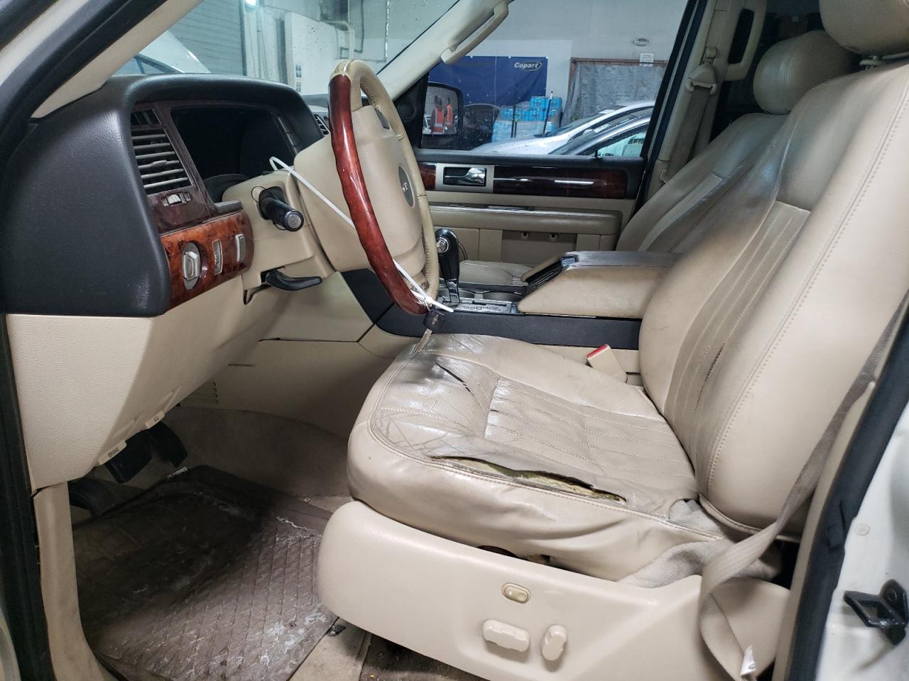 2006 Lincoln Navigator - Image 7