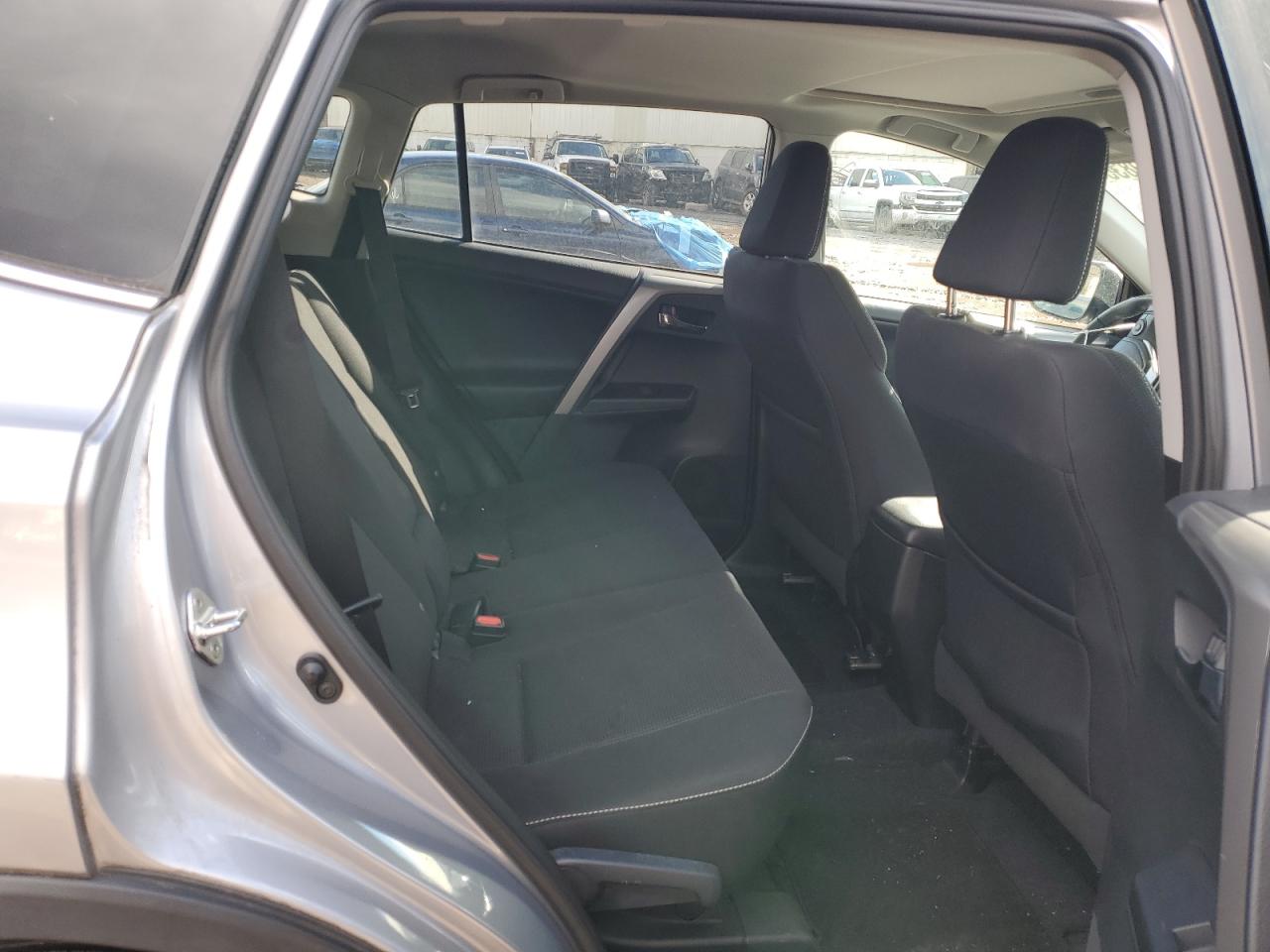 2016 Toyota RAV 4 - Image 11