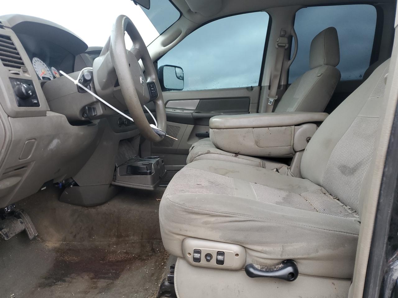 2008 Dodge RAM - Image 7