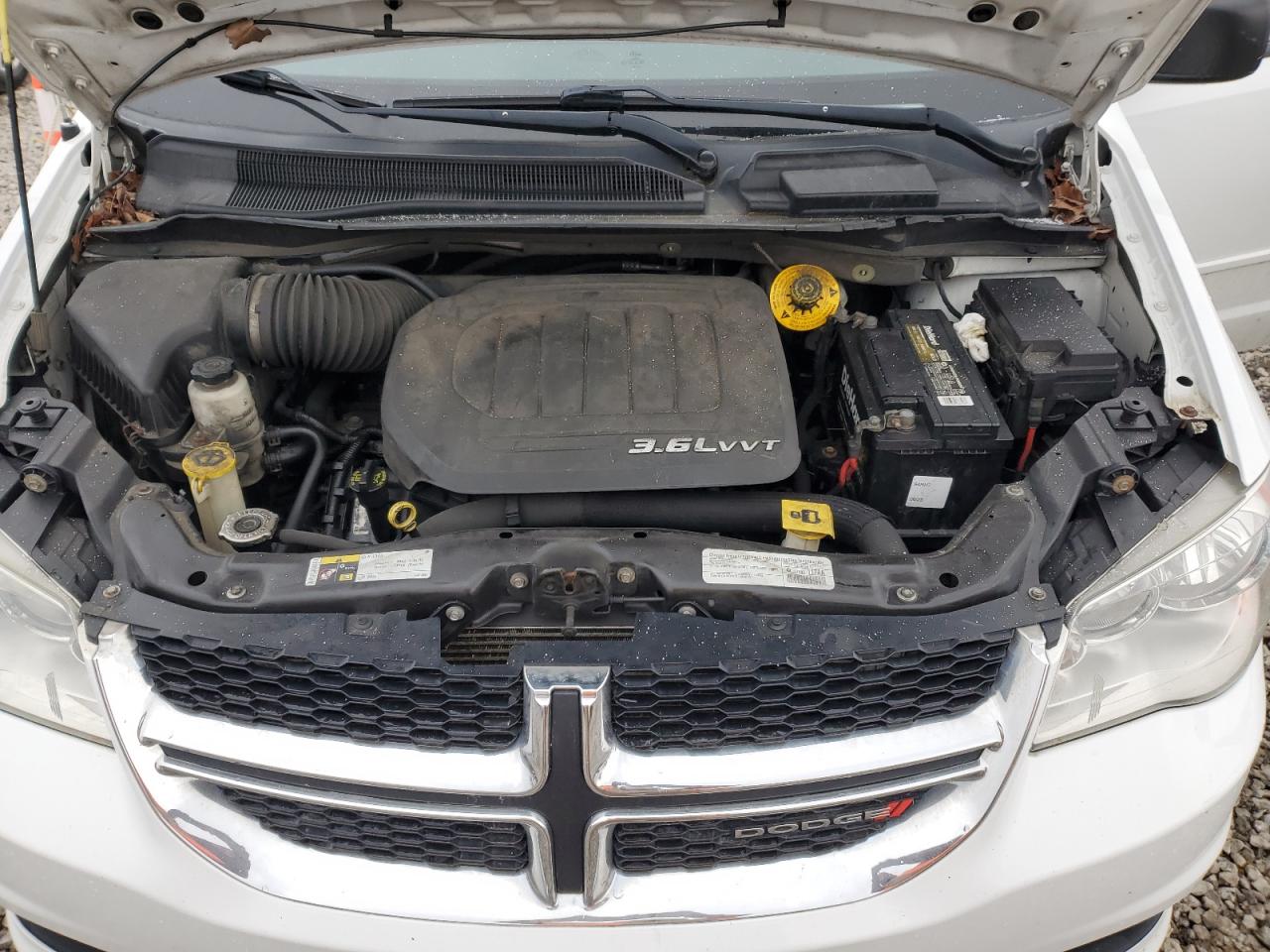 2015 Dodge Caravan - Image 12