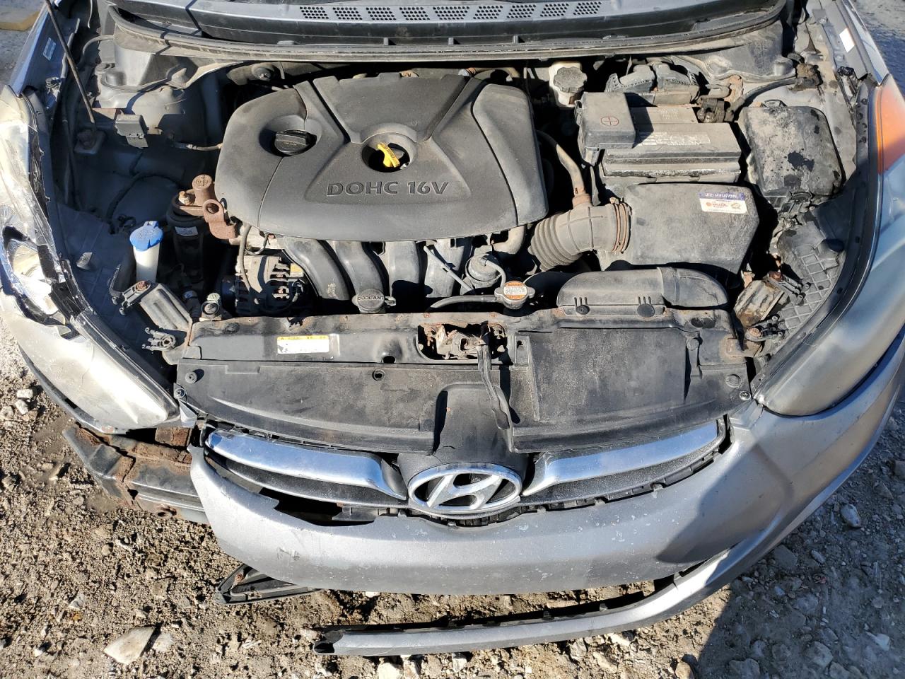 2011 Hyundai Elantra - Image 11