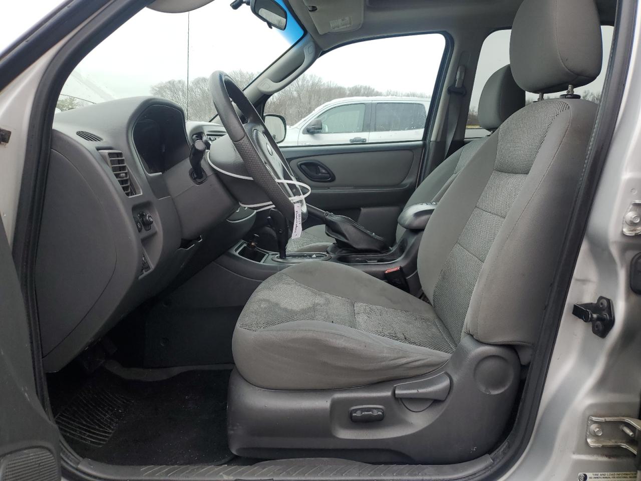 2005 Ford Escape - Image 7