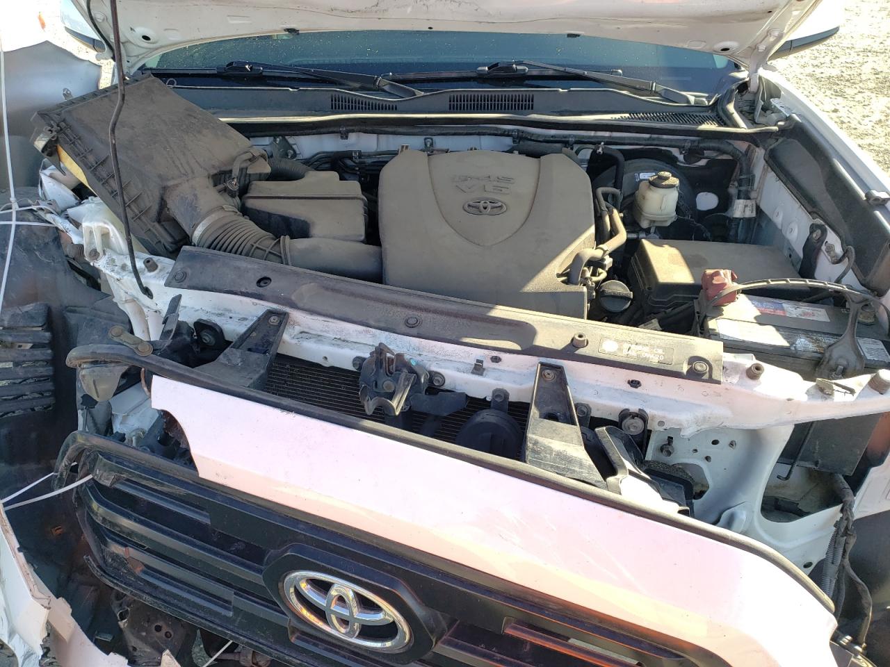 2017 Toyota Tacoma - Image 11