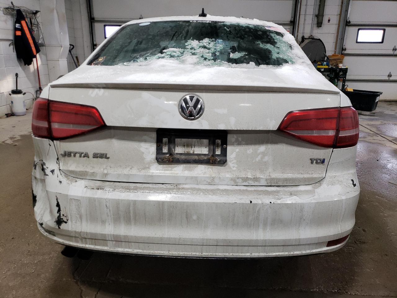 2015 Volkswagen Jetta - Image 6