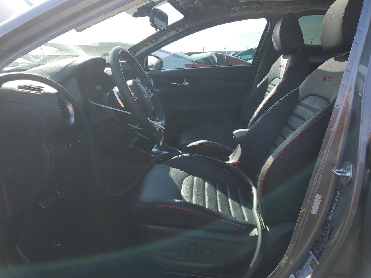 2024 Kia Forte - Image 7