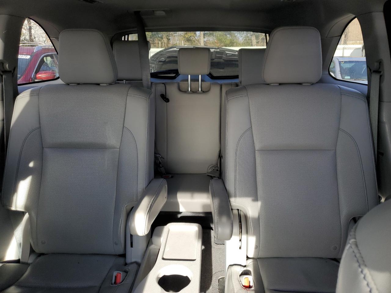2015 Toyota Highlander - Image 10