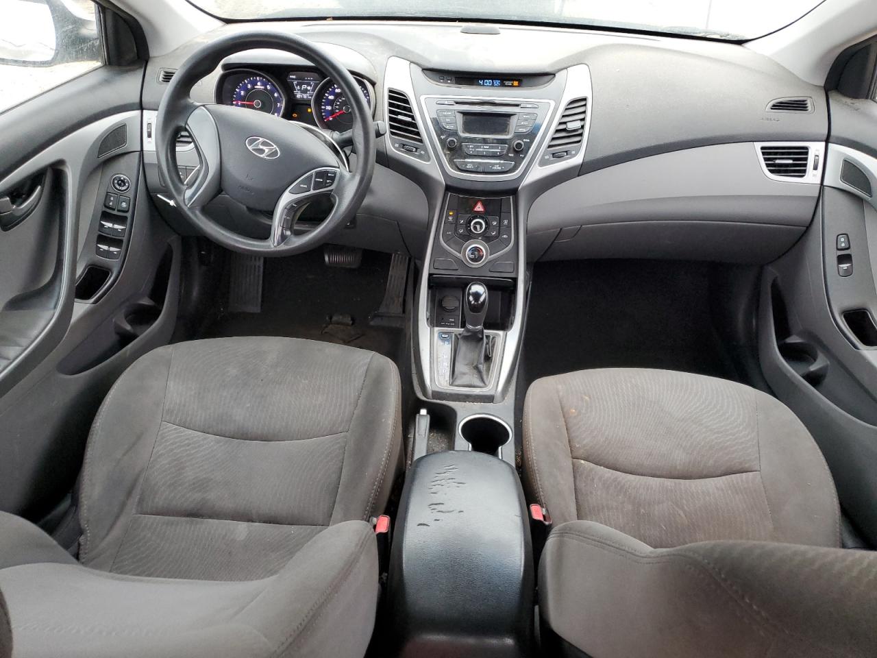 2016 Hyundai Elantra - Image 8