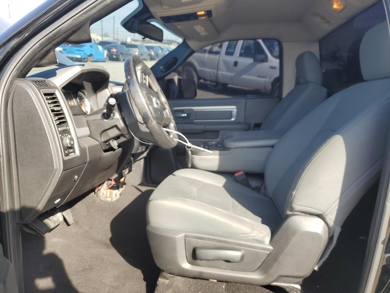 2014 RAM 1500 - Image 7