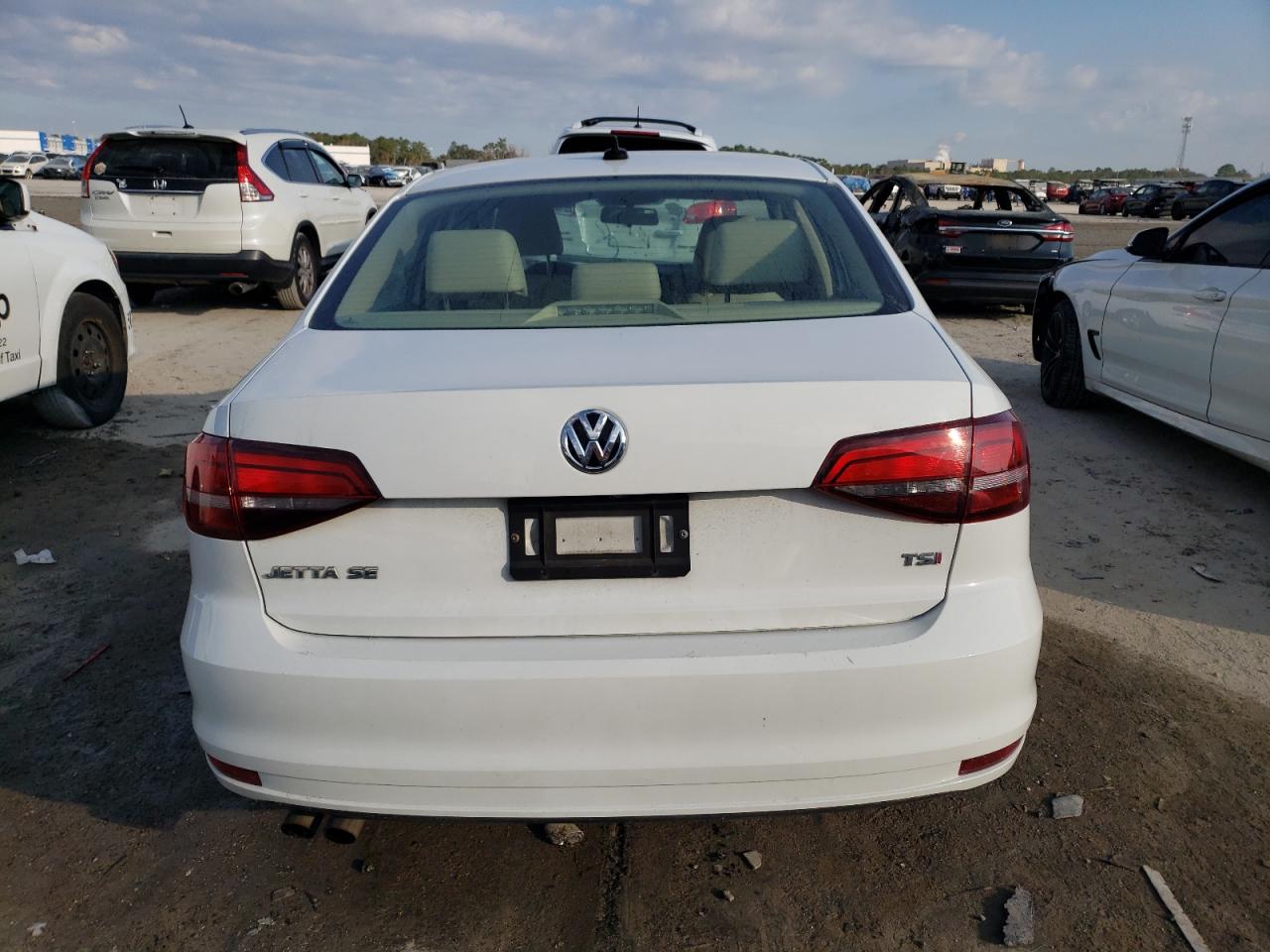 2017 Volkswagen Jetta - Image 6