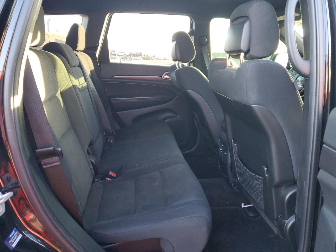2017 Jeep Grand Cherokee - Image 11