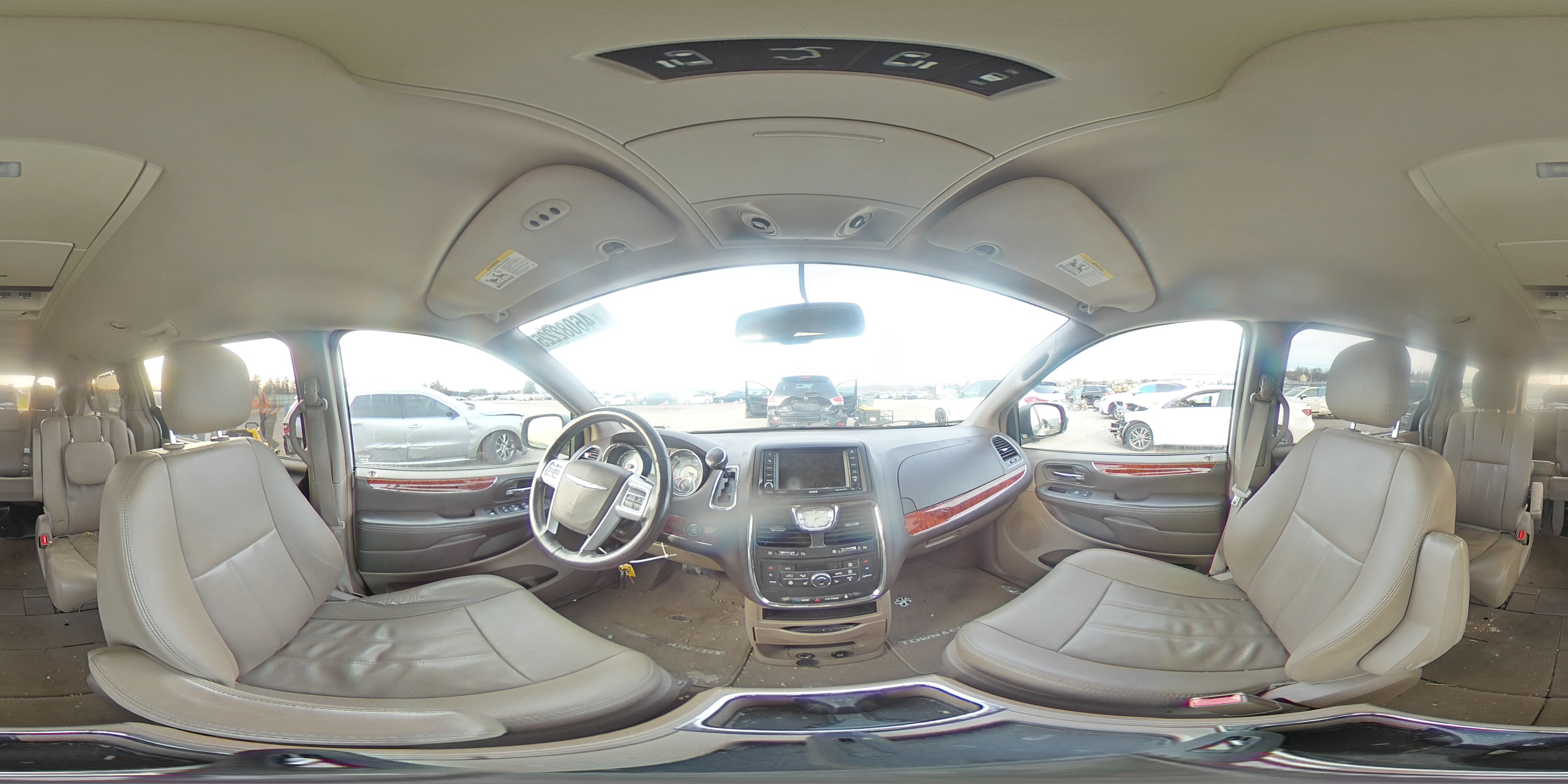2015 Chrysler Town & Country - Image 13