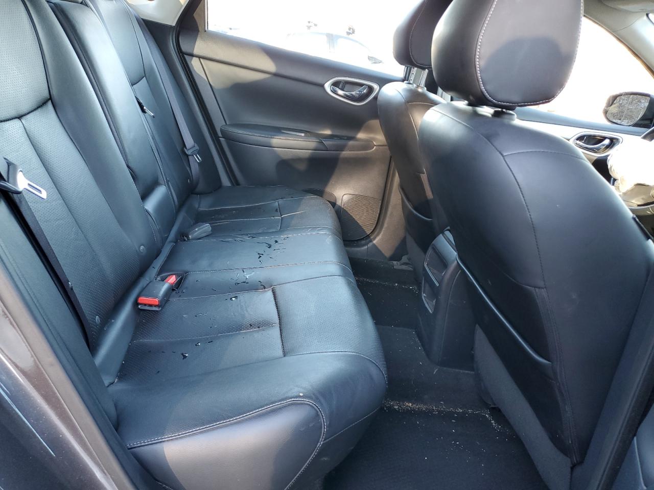 2015 Nissan Sentra - Image 11
