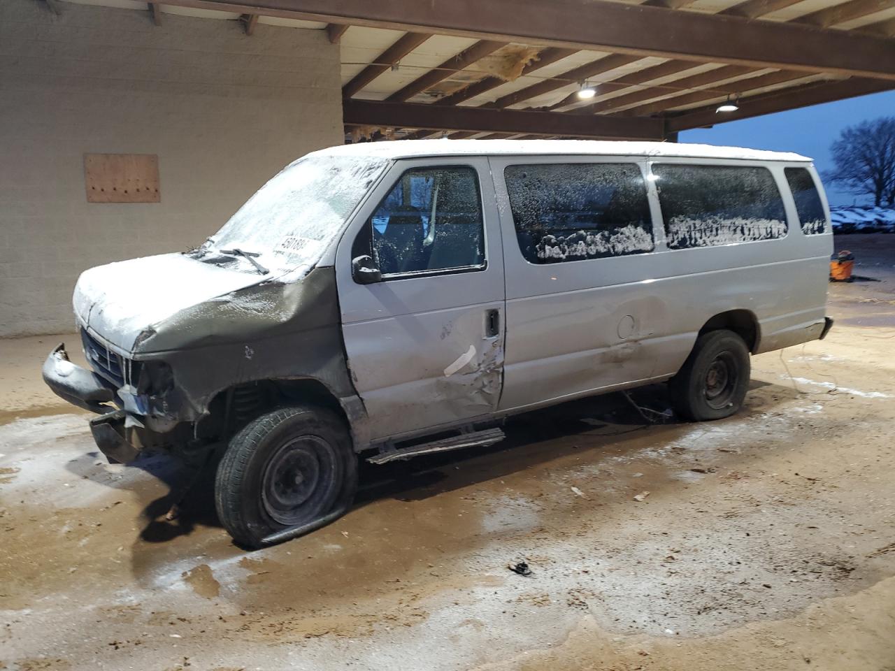 2004 Ford Econoline - Image 1