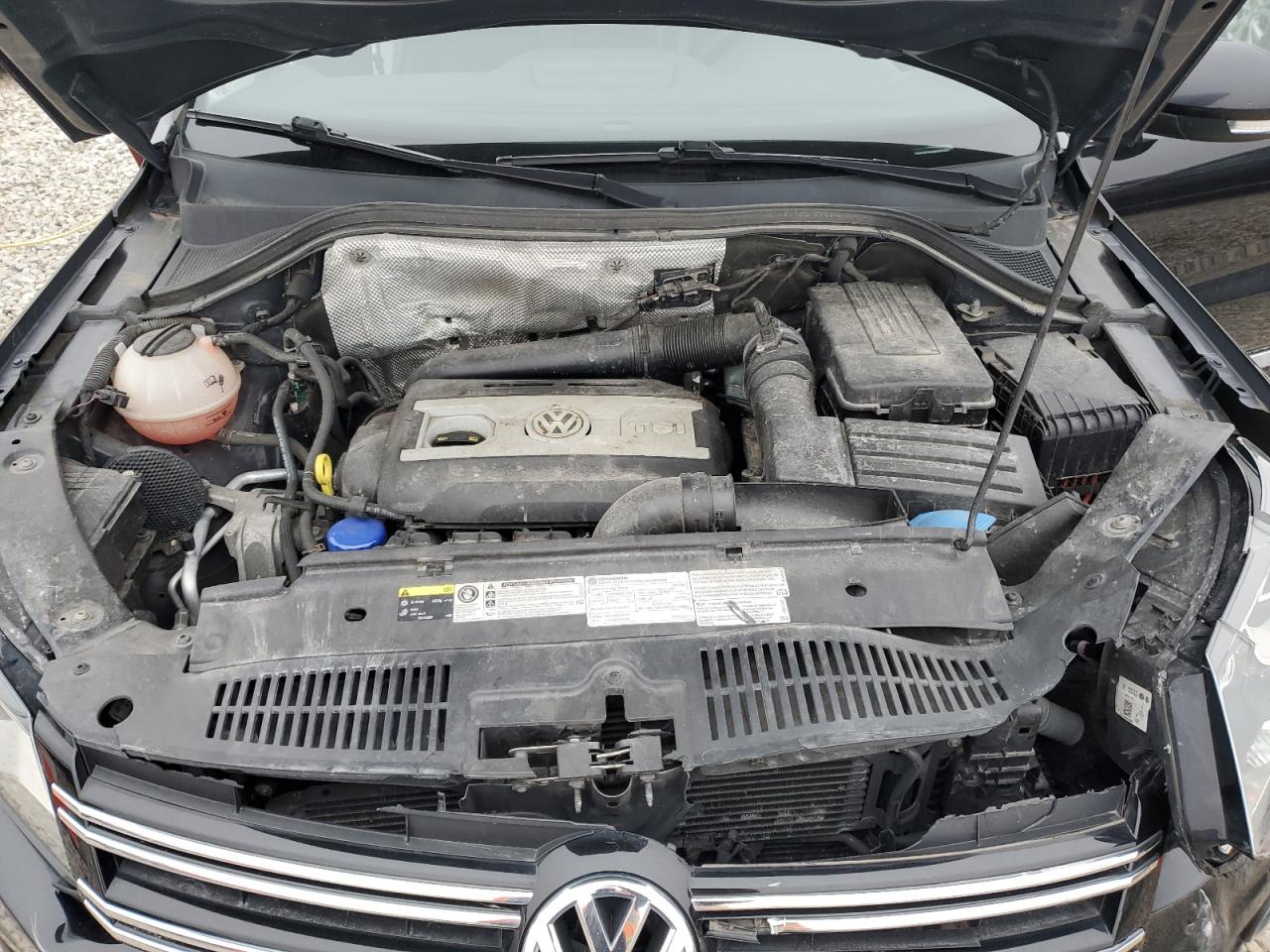 2017 Volkswagen Tiguan - Image 12