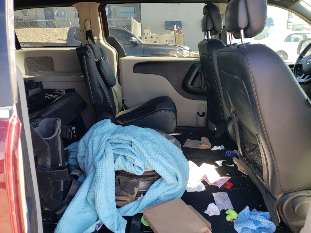 2018 Dodge Caravan - Image 11