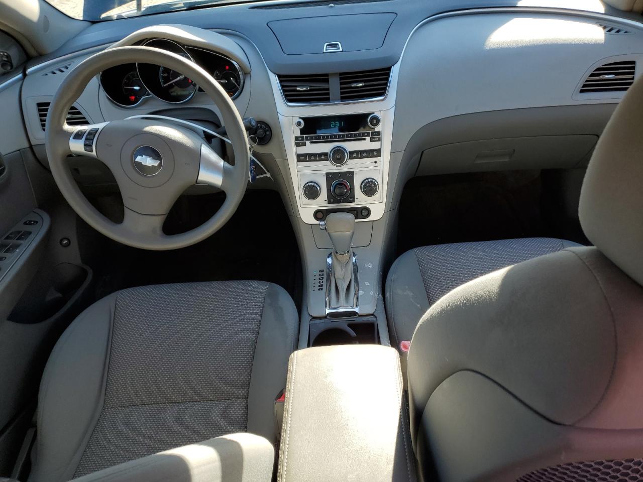 2009 Chevrolet Malibu - Image 8
