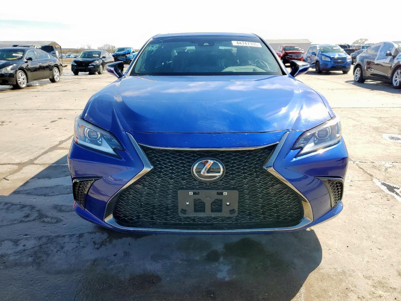 2022 Lexus ES - Image 5