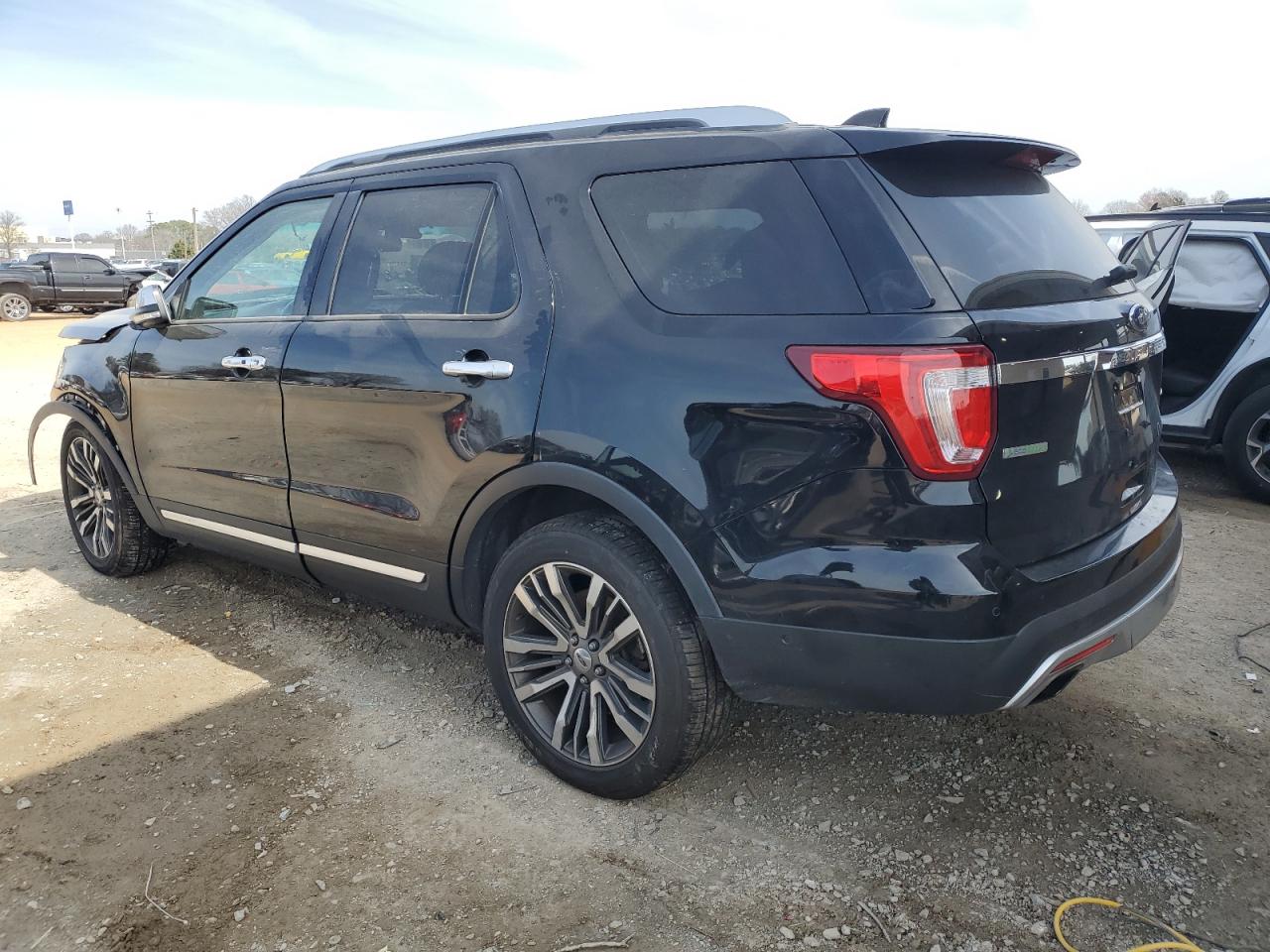 2016 Ford Explorer - Image 2