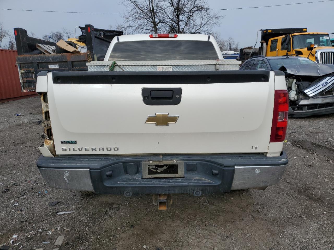 2011 Chevrolet Silverado - Image 6