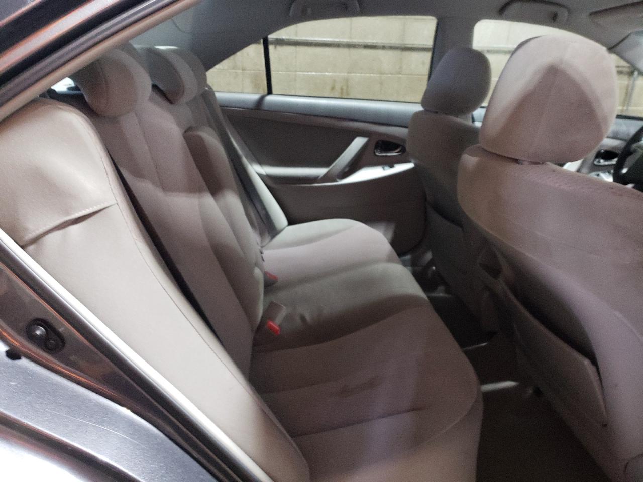 2010 Toyota Camry - Image 10