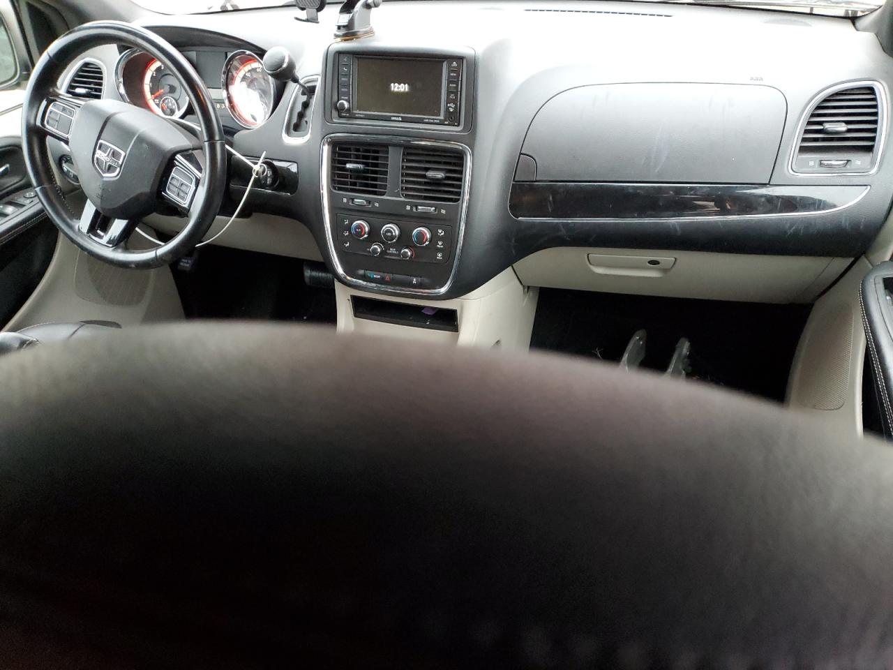 2019 Dodge Caravan - Image 8