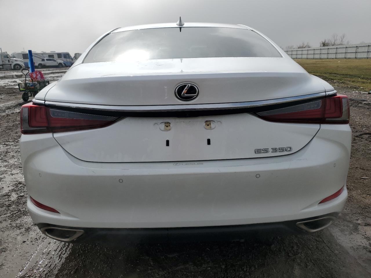 2022 Lexus ES - Image 6