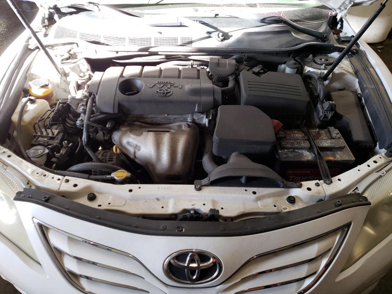 2010 Toyota Camry - Image 11