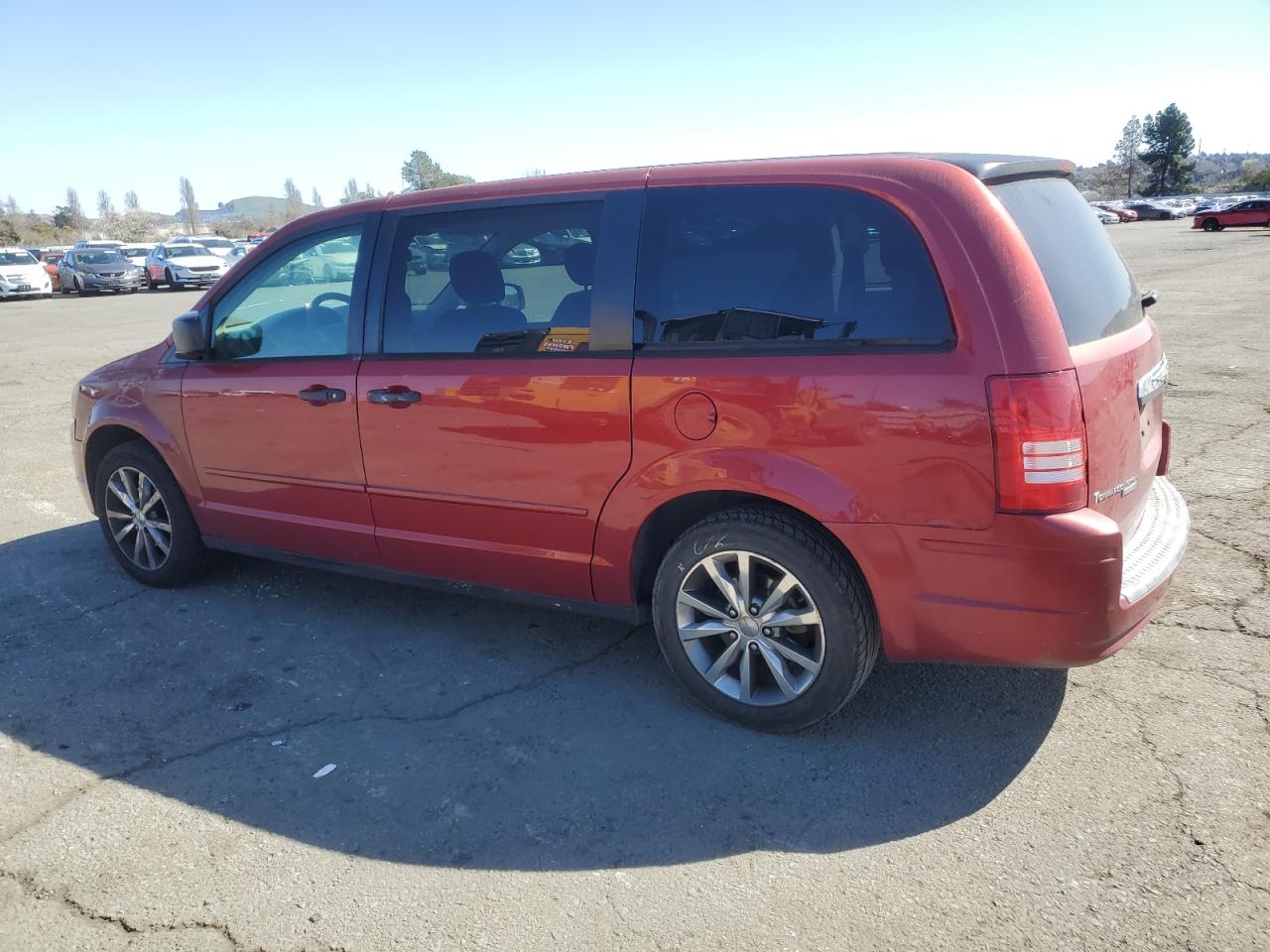 2008 Chrysler Town & Country - Image 2