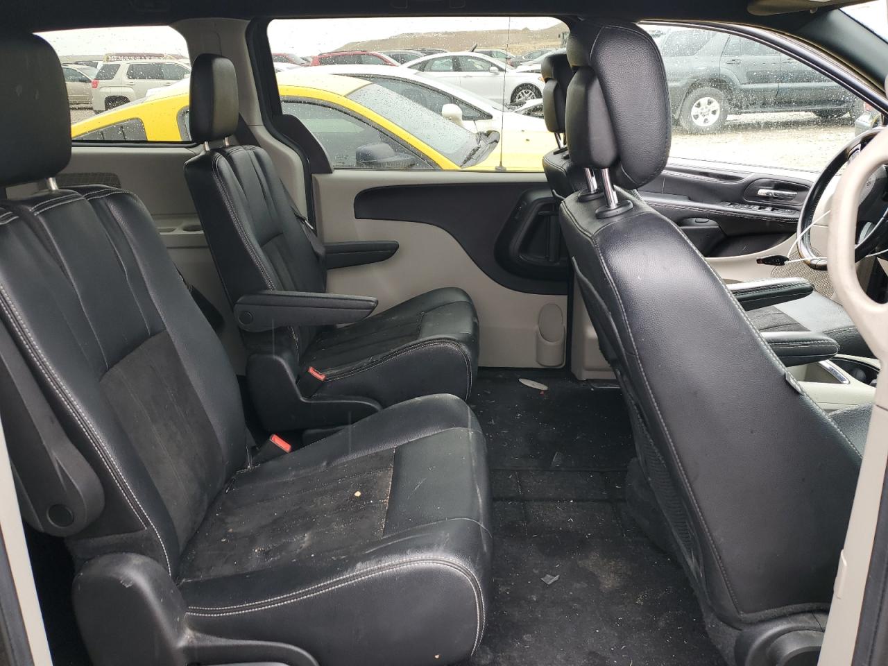 2019 Dodge Caravan - Image 11