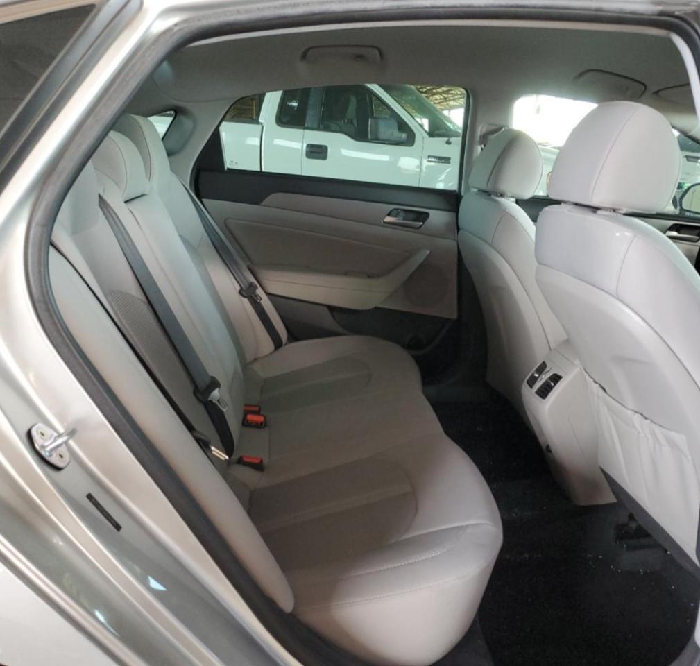 2019 Hyundai Sonata - Image 10