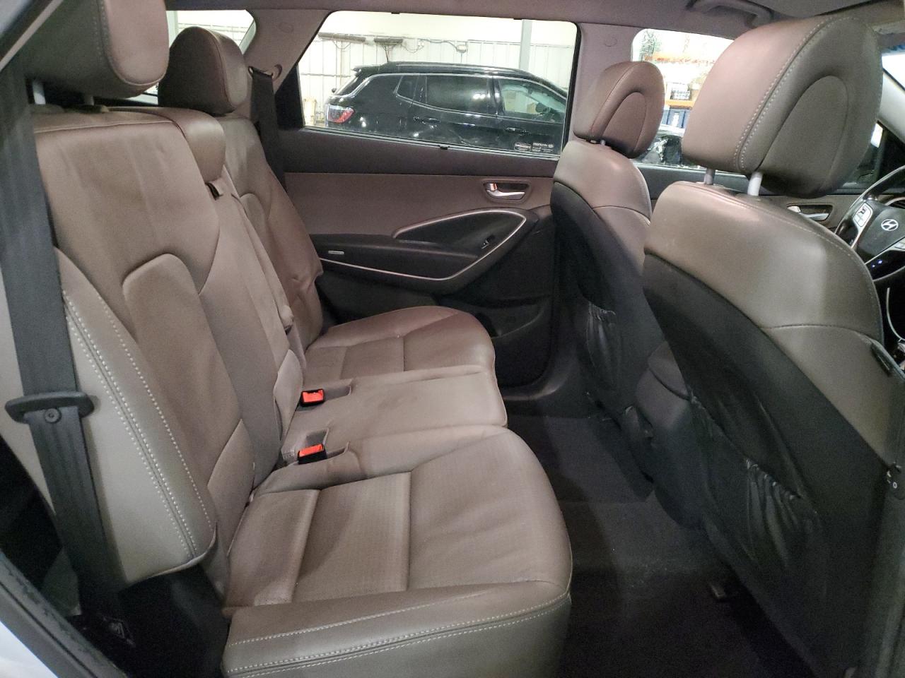 2014 Hyundai Santa Fe - Image 11