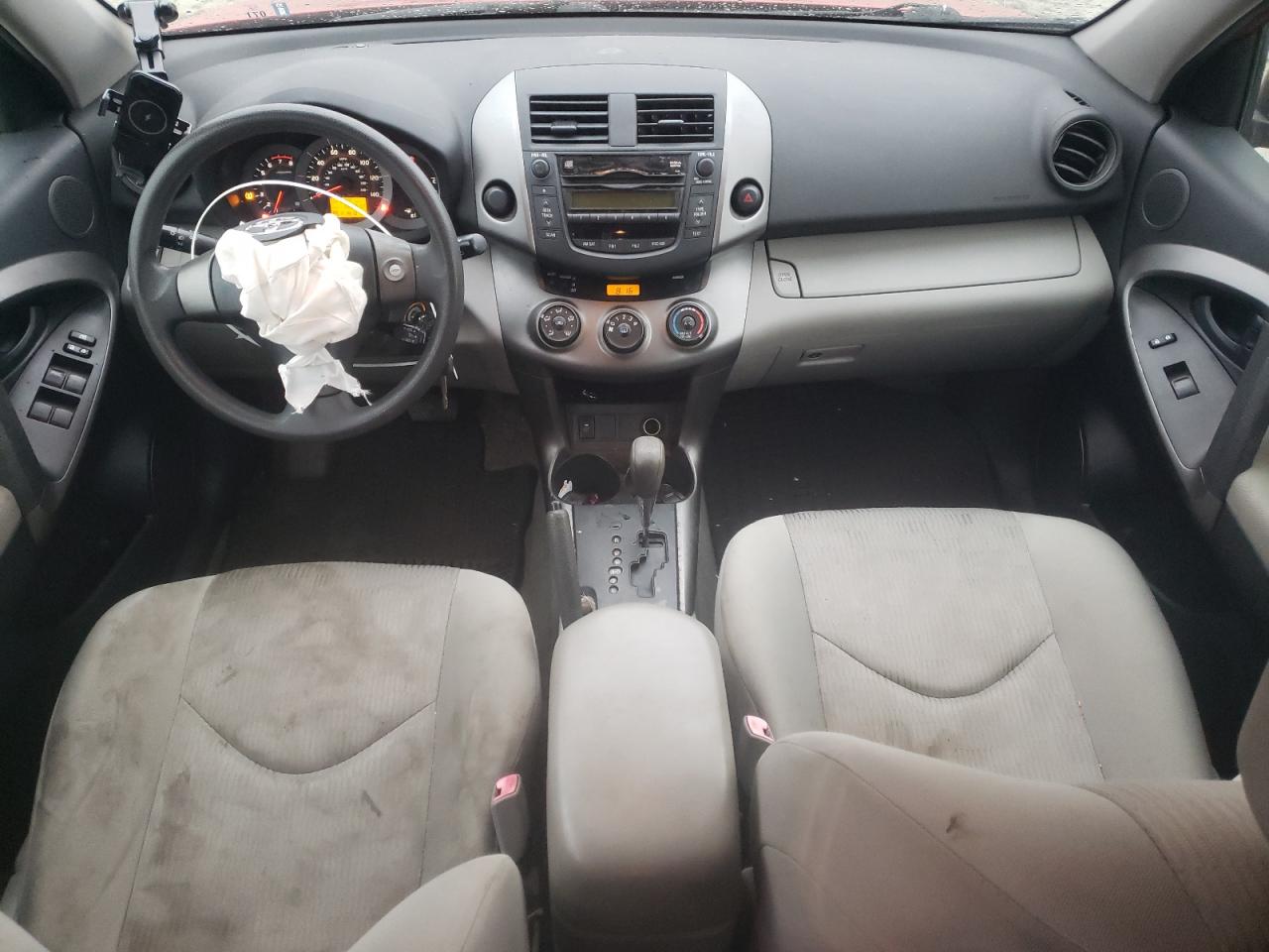 2010 Toyota RAV 4 - Image 8