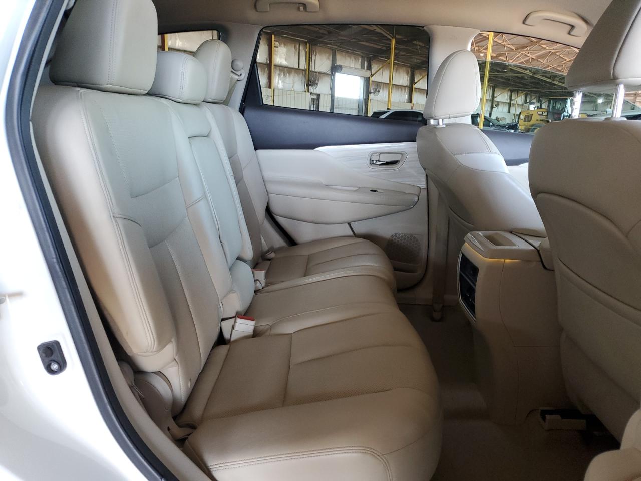 2015 Nissan Murano - Image 12
