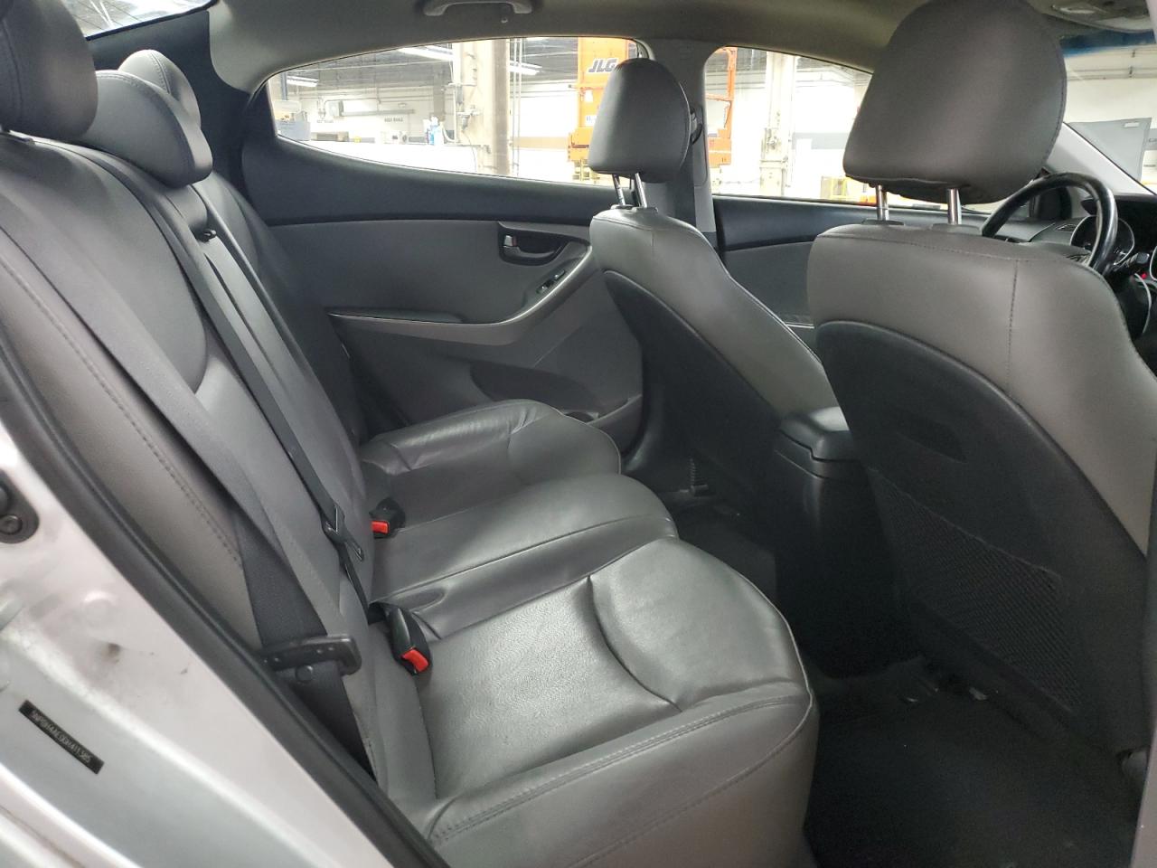 2013 Hyundai Elantra - Image 10