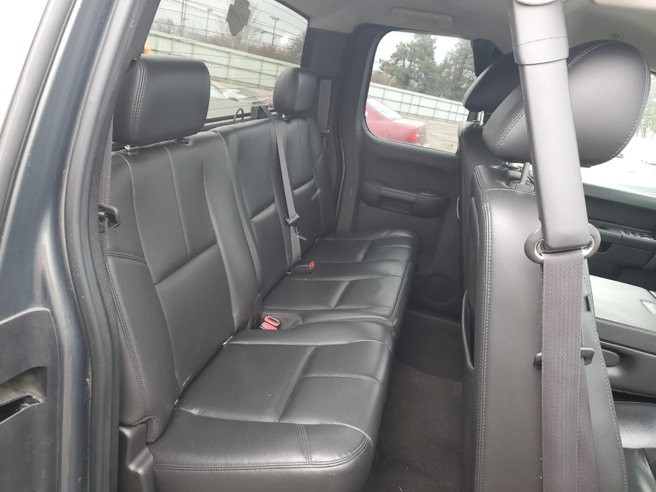 2011 GMC Sierra - Image 10
