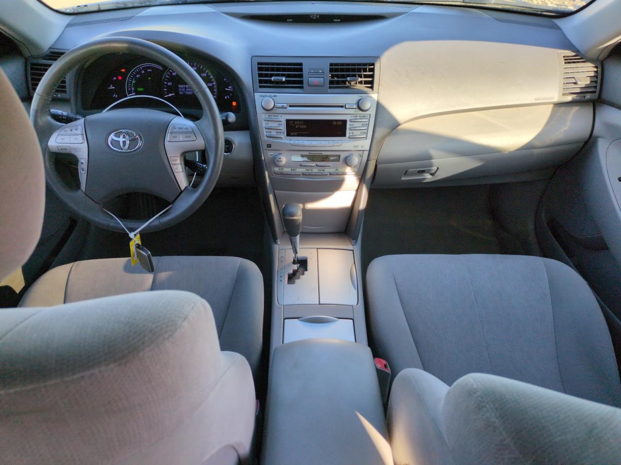 2010 Toyota Camry - Image 8