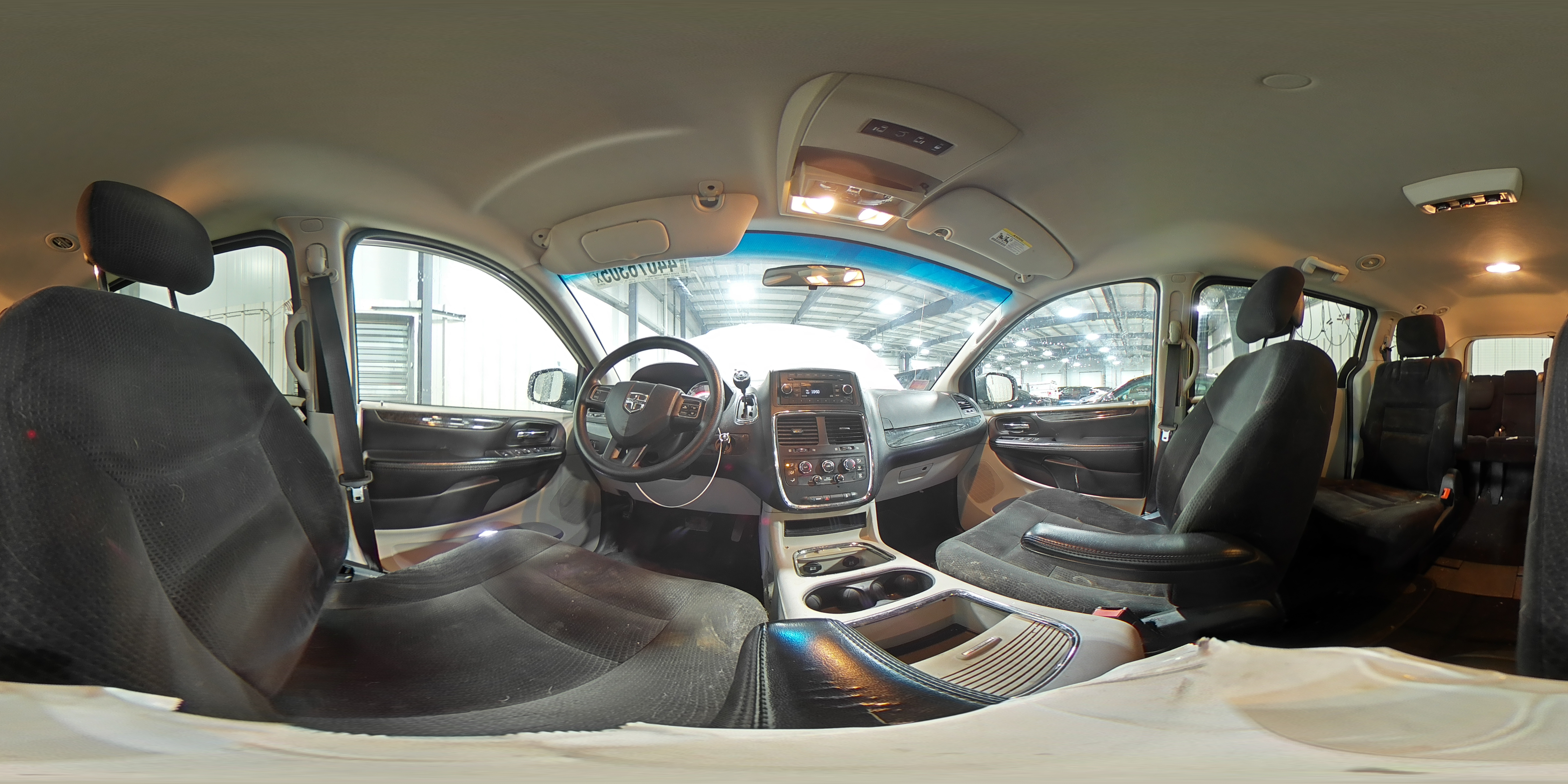 2016 Dodge Caravan - Image 16